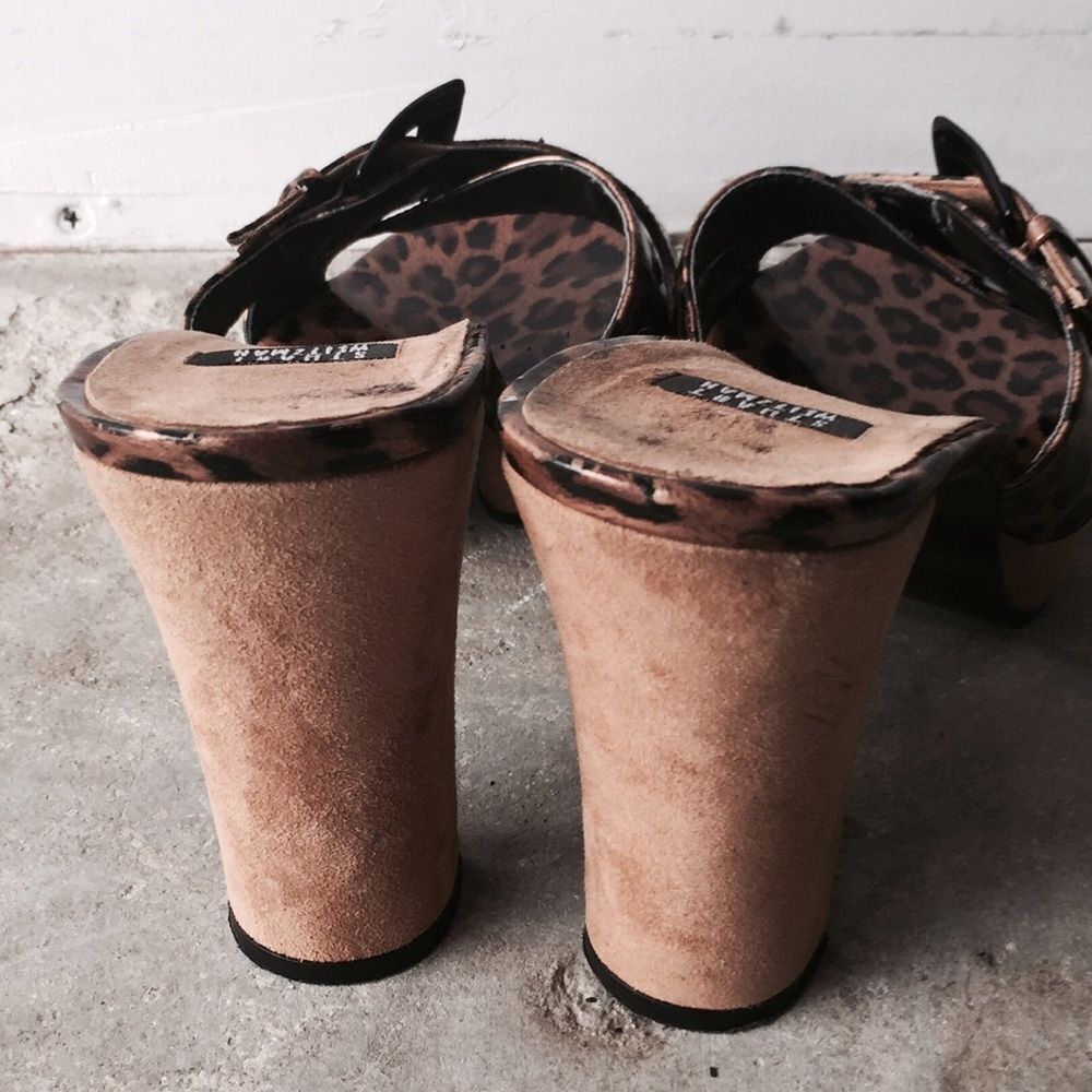Stuart Weitzman Leather y2k Print pinup leopard animal print heel Sandal 8.5 - Picture 3 of 4